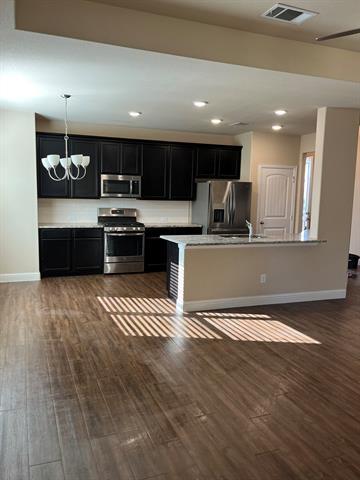 Building Photo - 8 Pleasant Valley