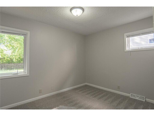 Building Photo - 1183 Edgerton St