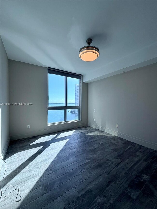 Building Photo - 300 S Biscayne Blvd