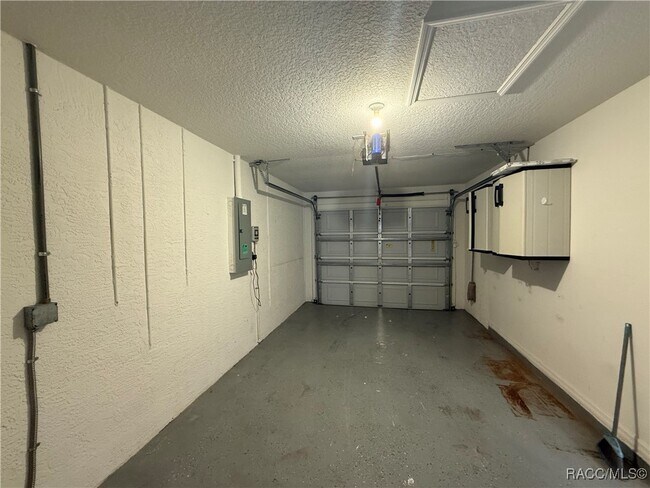 Building Photo - 3057 E Catherine Ln