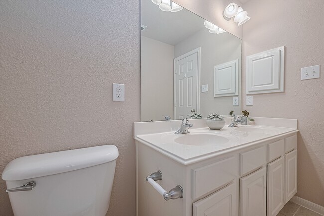 Building Photo - 23 Red Adler Pl