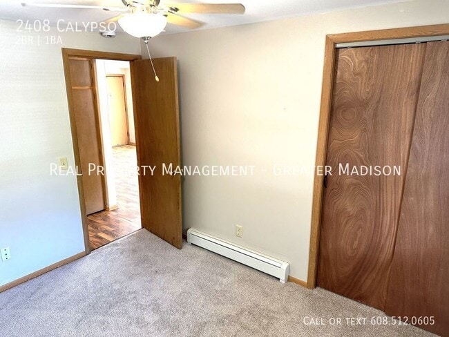 Building Photo - Awesome remodeled 2 bedroom apartment on M...