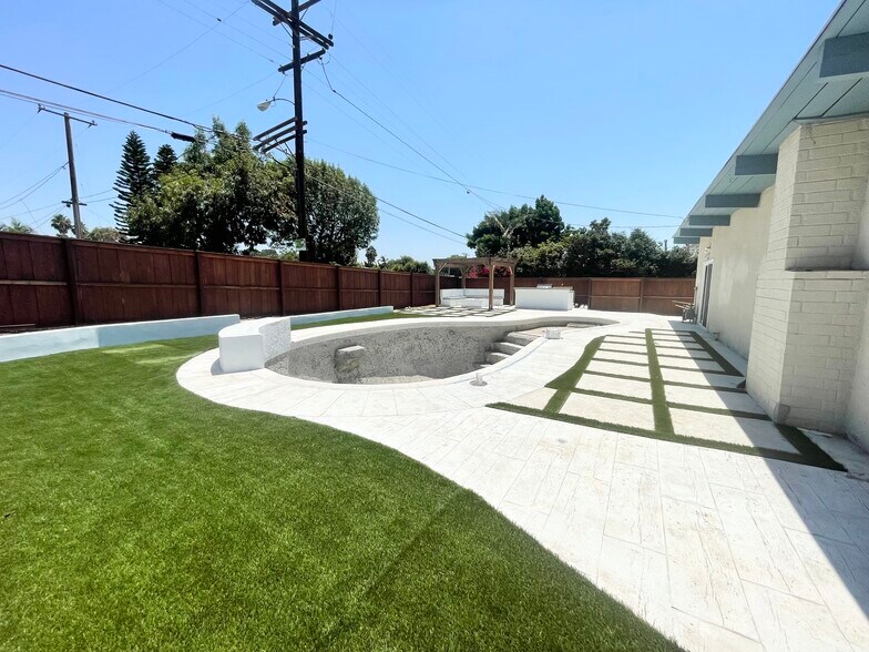 Building Photo - 8185 Cinderella Pl