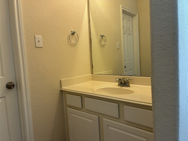 Building Photo - 14207 Parable Ct