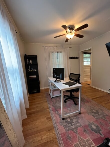 Building Photo - 122 N Kenosha Dr