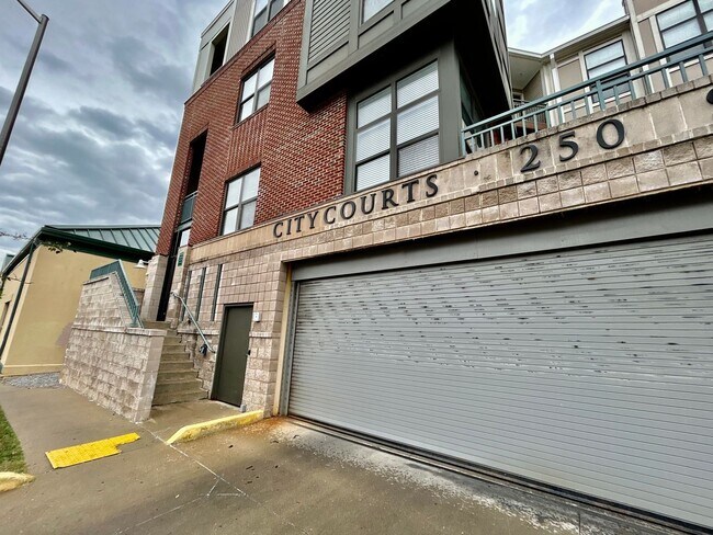 Primary Photo - MOVE IN NOW OCTOBER RENT FREE - 1 Bedroom ...