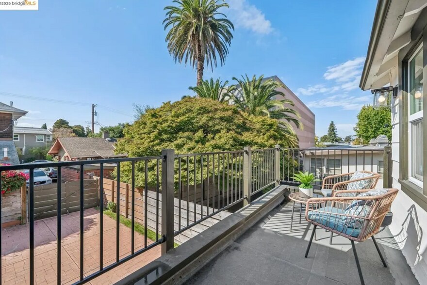 Building Photo - 2419 Webster St