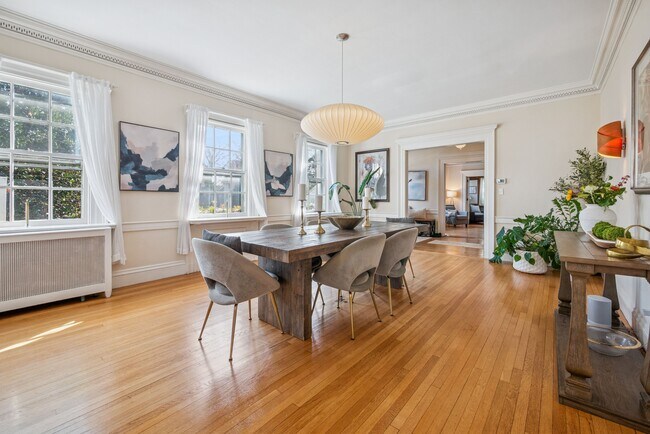 Building Photo - 258 Ridgewood Ave