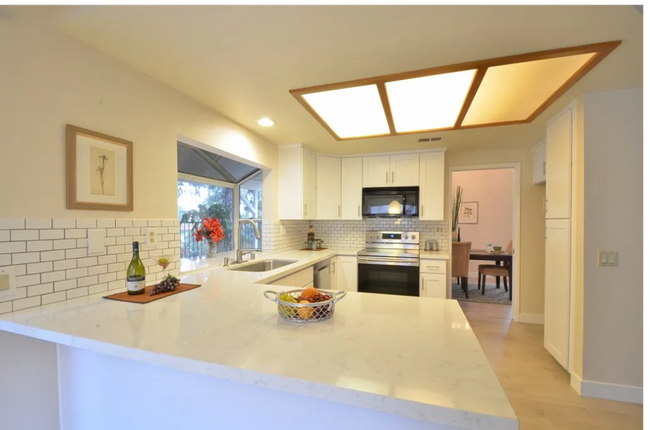 Building Photo - 4 Bedroom House in Penasquitos