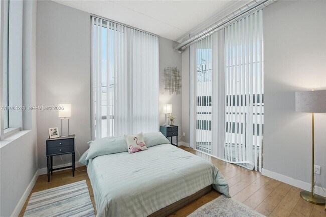 Building Photo - 3029 NE 188th St