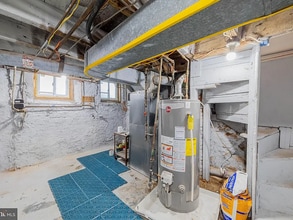 Building Photo - Stunning 2 bed, three story trinity with a two outdoor spaces