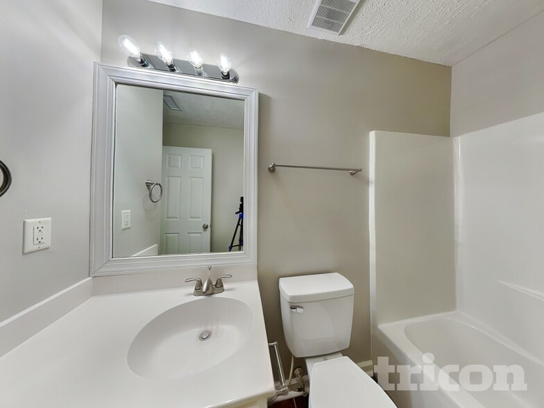 Building Photo - 15377 Michael Andrew Rd