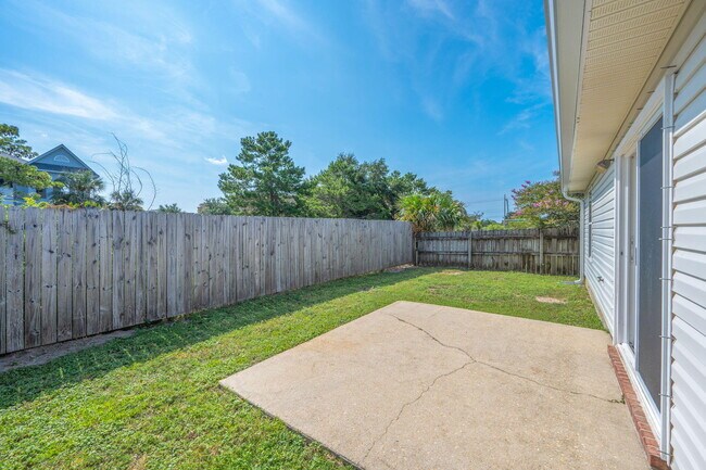 Building Photo - 7648 Chablis Cir