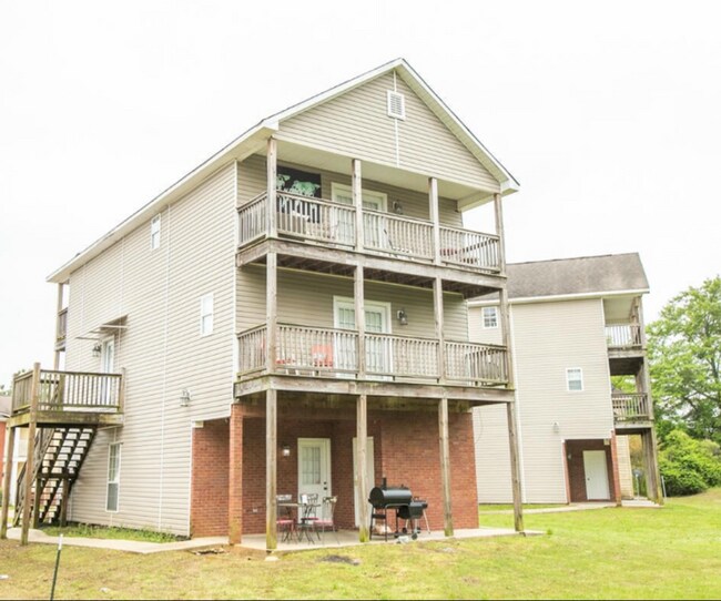 Building Photo - 1319 St Andrews Ln