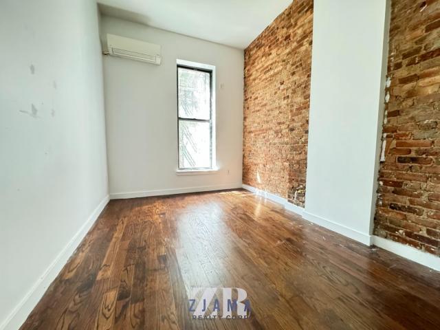 Building Photo - 4 bedroom in BROOKLYN NY 11216