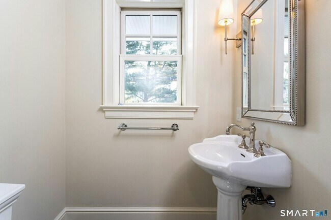 Building Photo - 46 Cook Rd