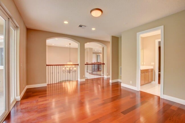 Building Photo - 6669 Cobia Cir