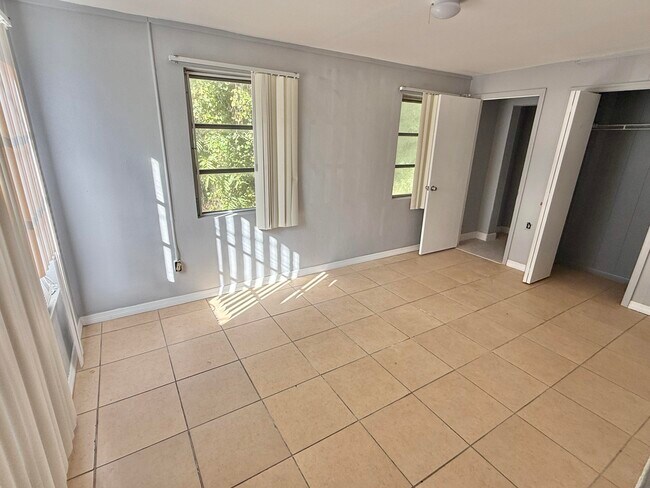 Building Photo - 4506 Matanzas Ave