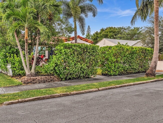 Building Photo - 436 38th St