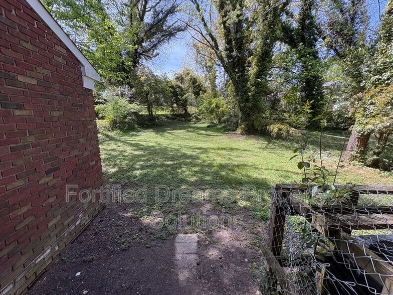 Building Photo - 2354 N Patterson Ave