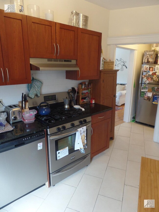 Building Photo - 3 bedroom in Allston MA 02134