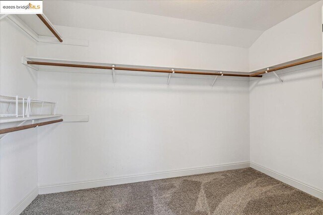 Building Photo - 5752 Drakes Dr