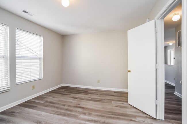 Building Photo - 2818 Royal Fern Ln