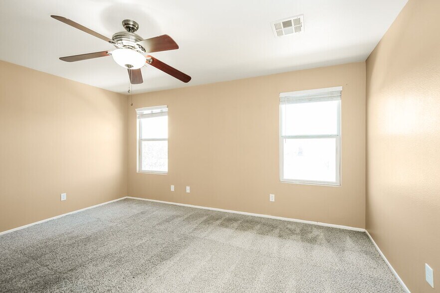 Building Photo - 9434 W Blooming Grove Ave