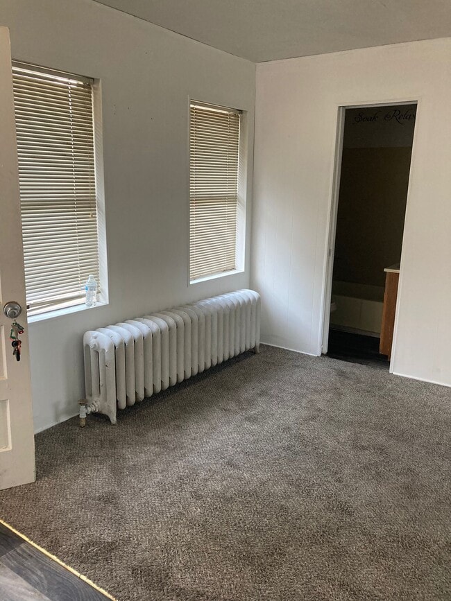 Building Photo - 244 N Vine St