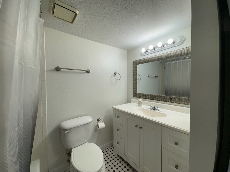 Bathroom 2 - 568 Bahia Cir