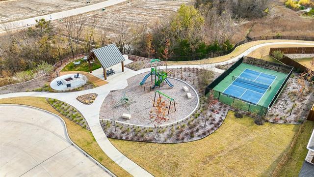 Building Photo - 2106 Mdw Pk Dr