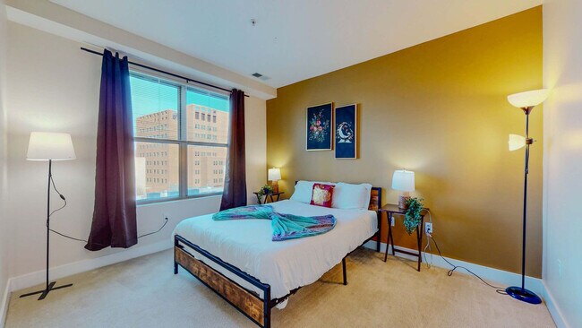 Building Photo - 545 Bedford St