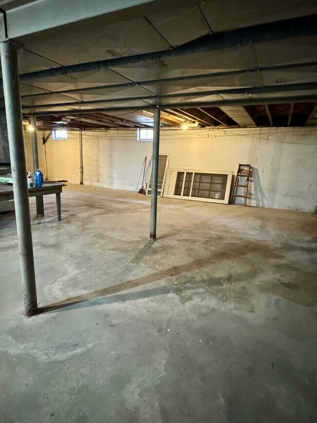 Building Photo - 234 E Pleasant St