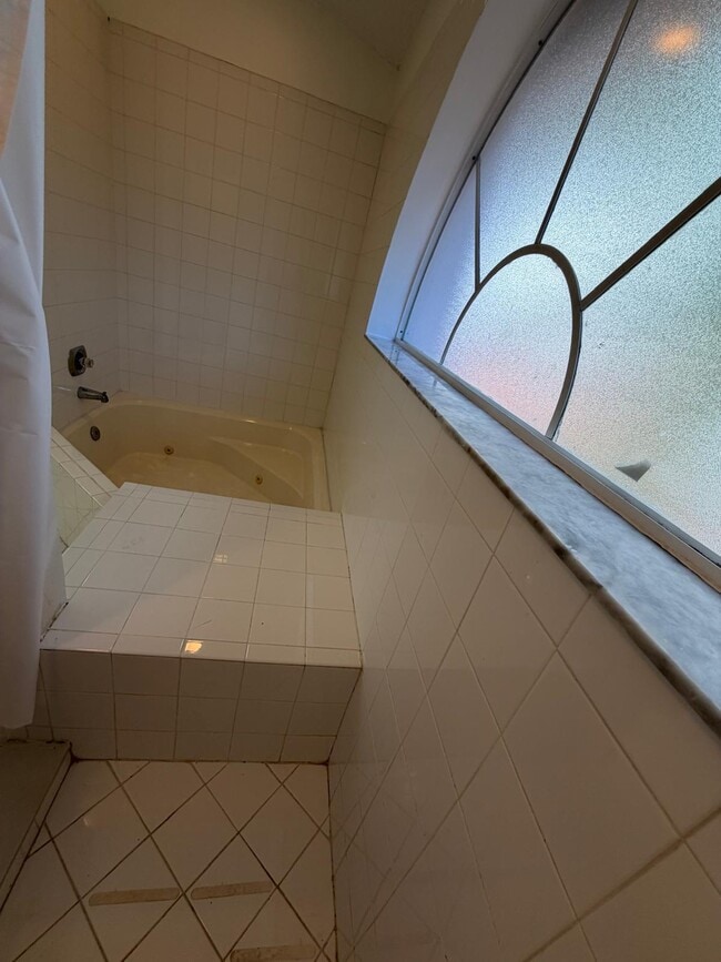 Building Photo - 3780 Amalfi Dr