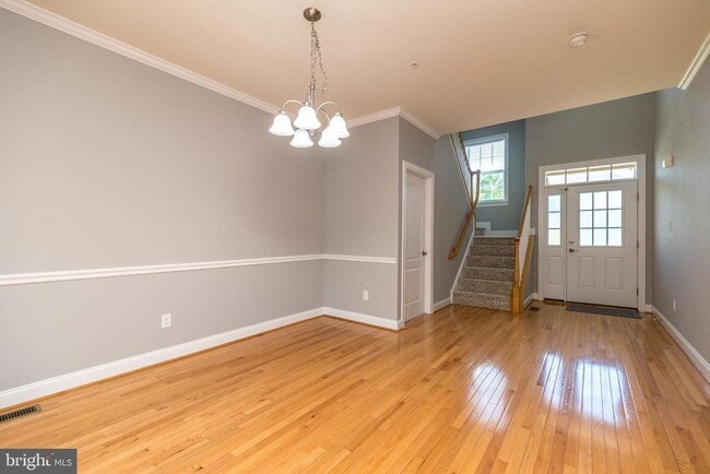 Building Photo - 3216 Brookside Dr