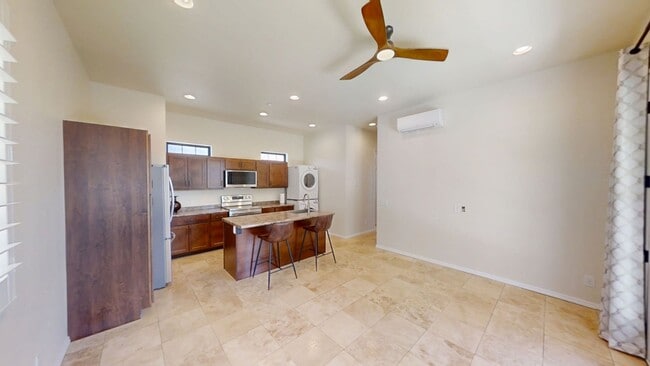Building Photo - 37420 Leta Dr
