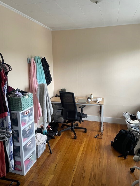 Building Photo - 723 Bennington St