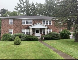 Building Photo - 10 Kensington Ct