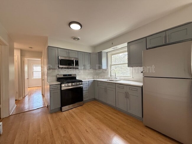 Building Photo - 2701 N Sayre Ave