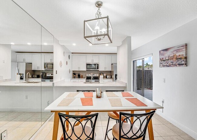 Building Photo - 2439 24th Way