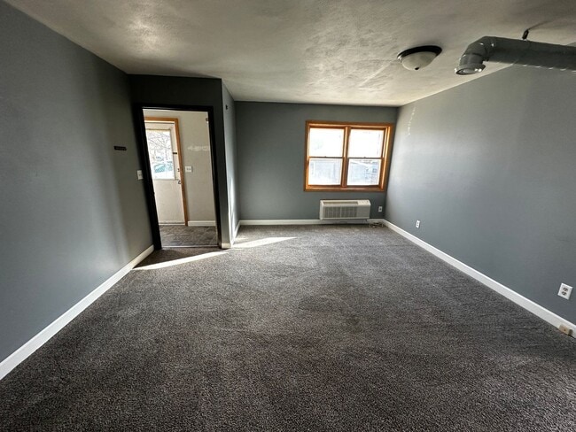 Building Photo - 326 S. First St.