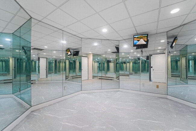 Building Photo - 1 Euclid Rd