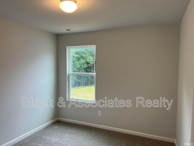 Building Photo - 179 Maple Tree Ln