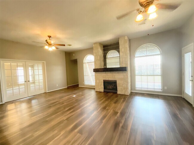 Building Photo - 9509 Dry Springs Dr