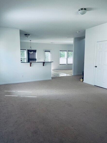 Building Photo - 1528 Logan Patrick Ct