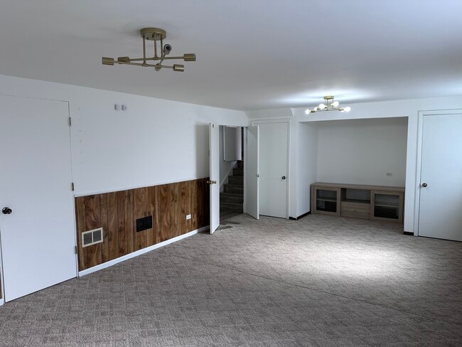 Building Photo - 5530 W 91st St
