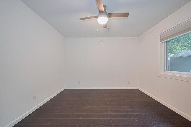 Building Photo - 3407 Hillstone Dr