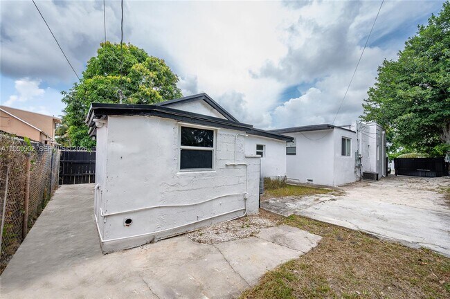 Building Photo - 9050 NW 31st Ave