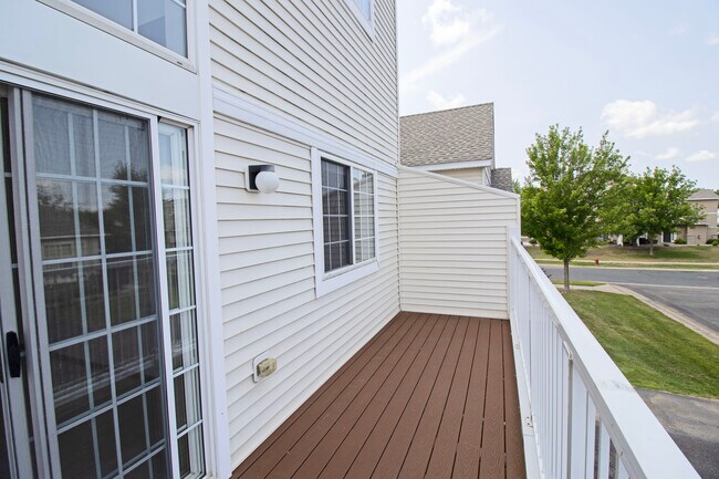 Building Photo - 6580 Olive Ln N