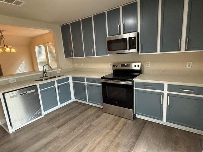 Building Photo - 1608 Anise Dr